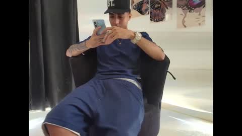 jambybigcock online show from April 28, 3:22 am