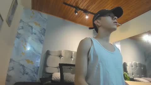 james_adamss_ online show from February 23, 12:51 pm