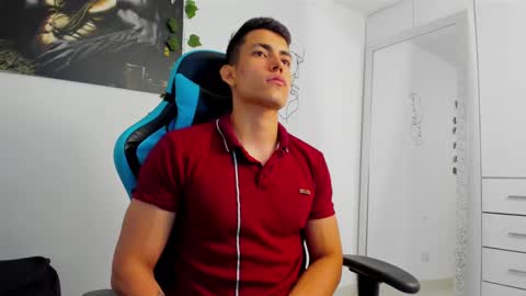 Jamess hott online show from February 14, 1:18 pm