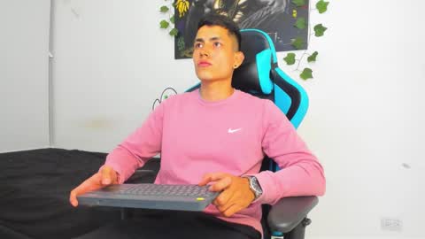 Jamess hott online show from January 27, 12:12 am