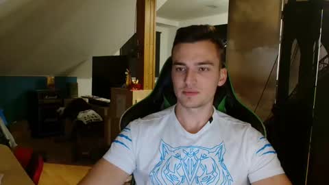 jamesss11158699 online show from December 12, 7:26 pm