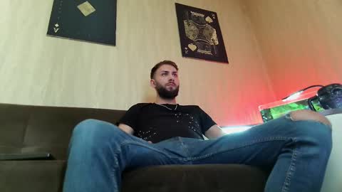 Robbie online show from March 12, 8:52 pm