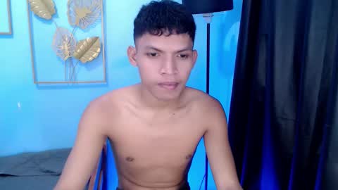 janlloyd04 online show from April 16, 5:07 am