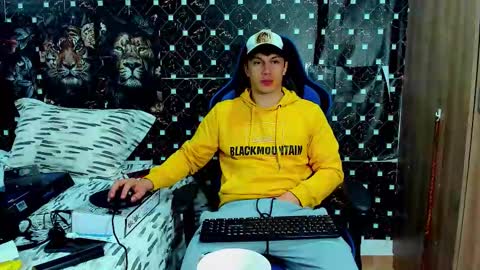 Javier online show from March 24, 5:45 am