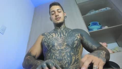 Michael independient model online show from April 15, 7:14 pm