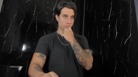 Jay Alvarrez online show from April 3, 7:10 pm