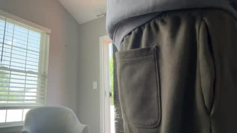 J online show from May 4, 6:42 pm