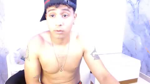 jbarto_ online show from April 21, 9:54 pm