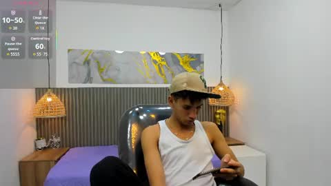 jdwhite18 online show from June 27, 5:43 am