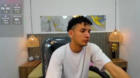 jdwhite18 online show from June 21, 4:07 am