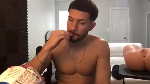 jeanwhitebianco online show from December 18, 6:15 pm