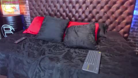 ---  Jeff --- online show from February 6, 9:55 pm