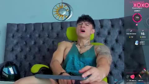 JC online show from December 3, 1:43 pm