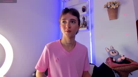 Snapshot of jeremy_salvatore_ chatting on October 31, 4:54 pm jero independent model online show from October 31, 4:54 pm