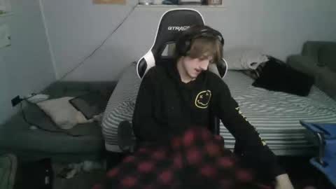 jerimiahslhong online show from November 29, 2:46 am