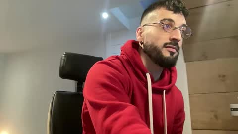 Snapshot of jeunemek00779042 chatting on February 20, 1:30 pm JEUNEMEK007 online show from February 20, 1:30 pm