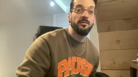 Snapshot of jeunemek00779042 chatting on February 18, 6:17 pm JEUNEMEK007 online show from February 18, 6:17 pm