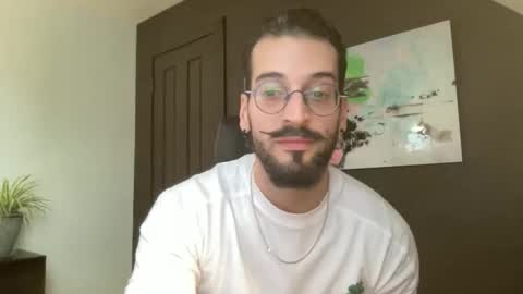 Snapshot of jeunemek00779042 chatting on October 30, 5:36 pm JEUNEMEK007 online show from October 30, 5:36 pm