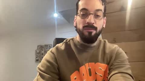 Snapshot of jeunemek00779042 chatting on January 20, 1:32 pm JEUNEMEK007 online show from January 20, 1:32 pm