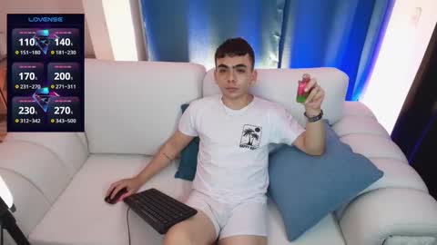 Snapshot of jey_keler chatting on September 29, 12:09 am jey keler online show from September 29, 12:09 am