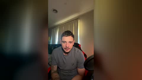 jezzyboy692001 online show from May 21, 9:41 pm