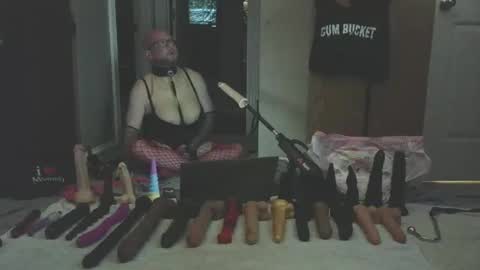 Snapshot of jghosty69 chatting on October 5, 12:42 pm Nasty Cumslut online show from October 5, 12:42 pm
