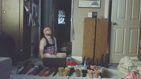 Snapshot of jghosty69 chatting on February 4, 8:28 pm Nasty Cumslut online show from February 4, 8:28 pm