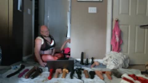 Snapshot of jghosty69 chatting on December 9, 7:13 pm Nasty Cumslut online show from December 9, 7:13 pm