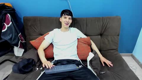 Jheampiero online show from December 22, 1:30 pm