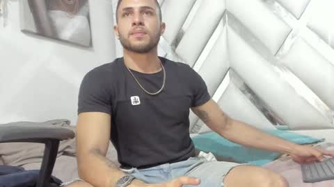 Snapshot of jhonny_flames7 chatting on December 21, 7:35 am jhonny online show from December 21, 7:35 am