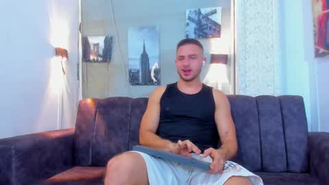 Snapshot of jhonny_flames7 chatting on February 19, 4:01 am jhonny online show from February 19, 4:01 am