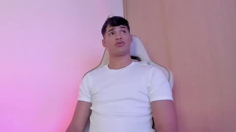 Jimmy Leeh online show from December 6, 11:03 pm