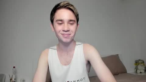 Snapshot of jimyti_bad_boy chatting on February 11, 9:35 pm jimyti_bad_boy online show from February 11, 9:35 pm