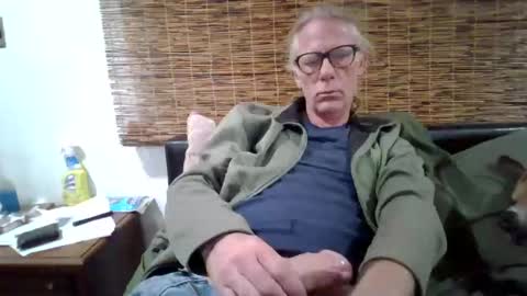 Snapshot of jizzmitten5 chatting on October 21, 6:38 am jizzmitten5 online show from October 21, 6:38 am