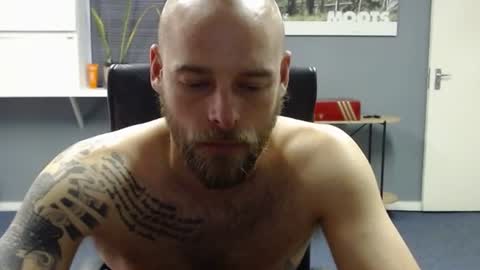 JamesJan van Rebel online show from December 11, 5:12 am