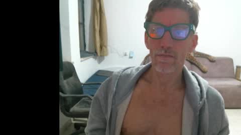 jlmbud online show from February 23, 9:27 pm