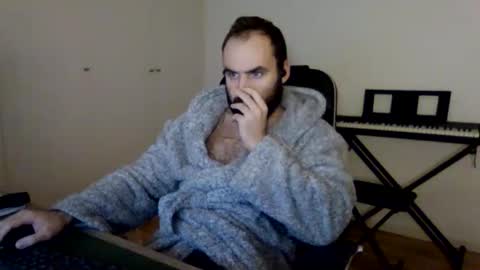 joaodias_18 online show from December 17, 10:16 pm