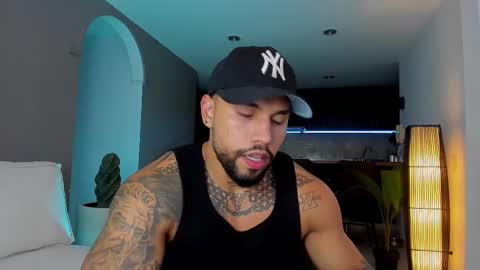 joe_esthetic online show from February 18, 11:19 pm