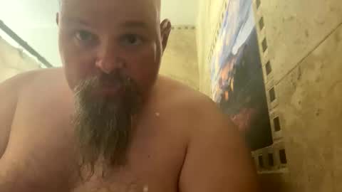 Snapshot of john40a chatting on December 13, 2:43 am John online show from December 13, 2:43 am