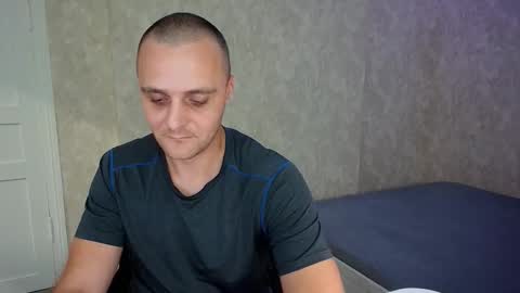 Snapshot of john_3019 chatting on October 10, 12:59 am John online show from October 10, 12:59 am