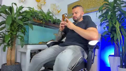 JOHNNY online show from April 12, 12:47 am