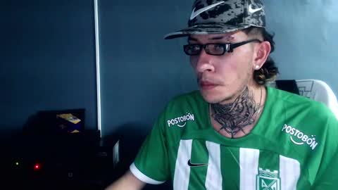 johnsonisaac94  online show from December 13, 7:26 am