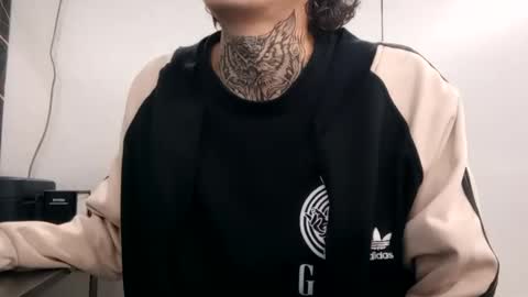 johnsonisaac94  online show from March 1, 4:04 am