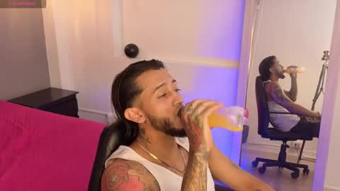 Jonas  online show from April 4, 6:16 pm