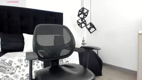 Jonathan Danielss  online show from February 21, 11:44 am