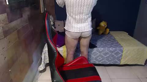 jonathancast08 online show from February 2, 11:57 pm