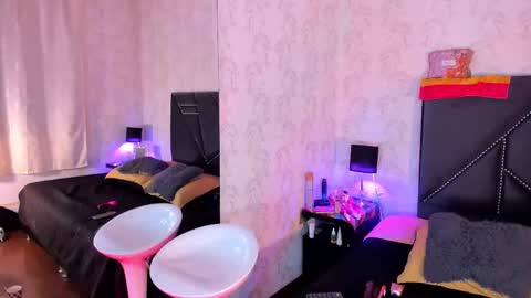 jonny_gilbert online show from September 16, 3:40 am