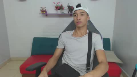 jose_sexycumm online show from February 18, 7:10 pm
