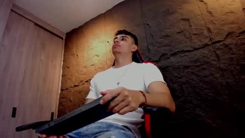 Snapshot of joseph__boy chatting on October 17, 11:47 am JOSEPH online show from October 17, 11:47 am
