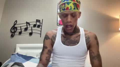 Snapshot of joshperrygoon chatting on December 28, 1:29 am joshperrygoon online show from December 28, 1:29 am